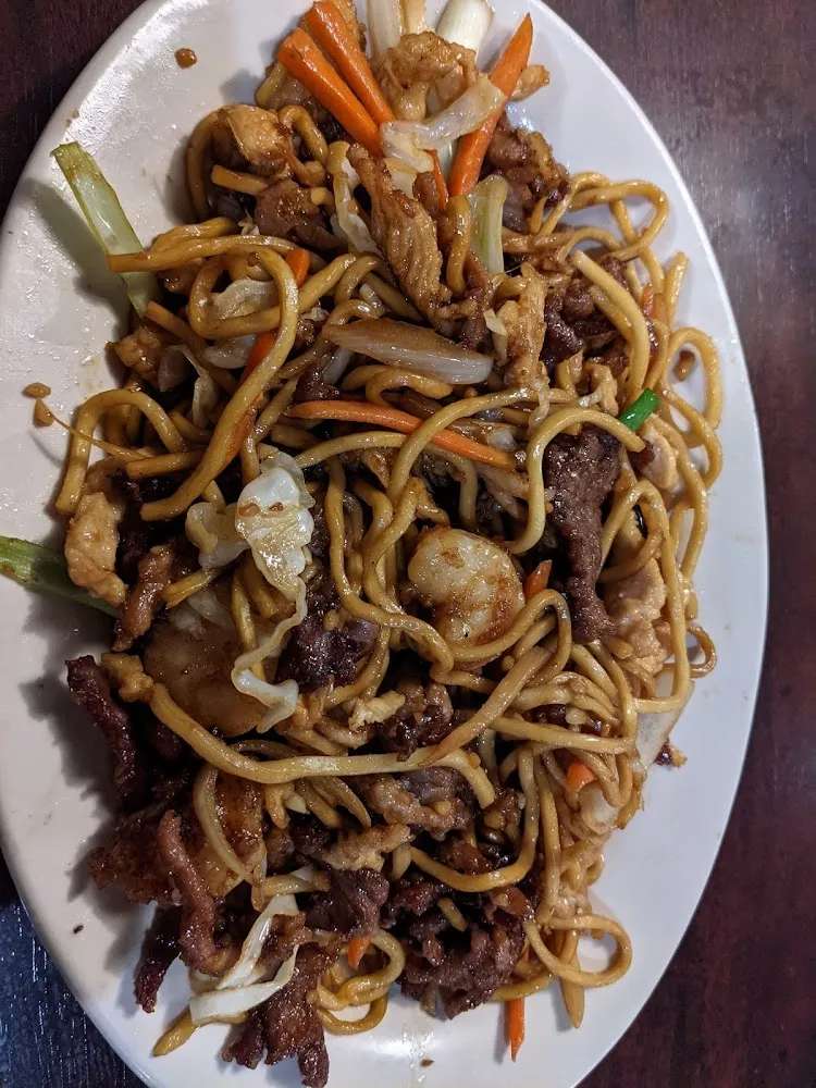 House Special Lo Mein